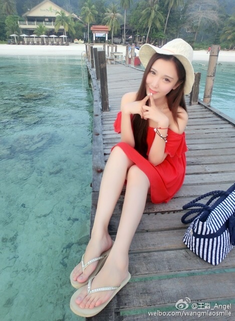 清纯白净美女王淼气质爆棚迷人写真图片