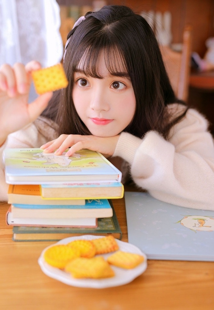 大眼清纯萌妹子可爱唯美心动养眼写真图片