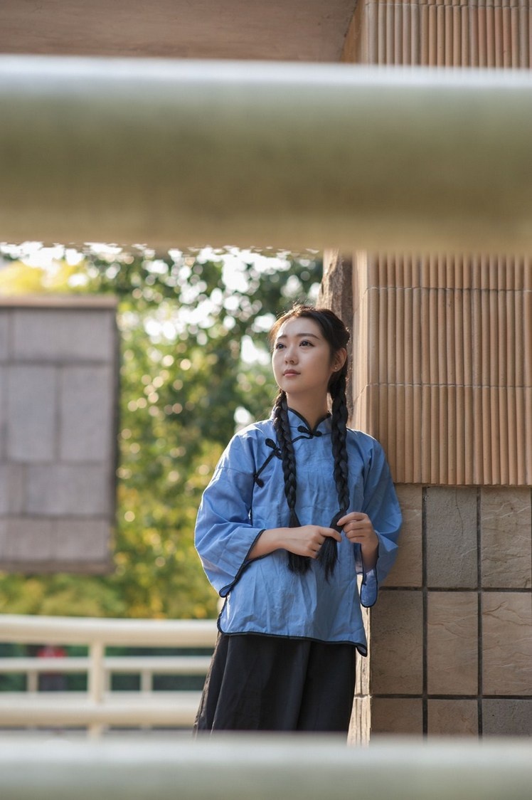 清纯民国装扮美少女校园清新养眼写真图片