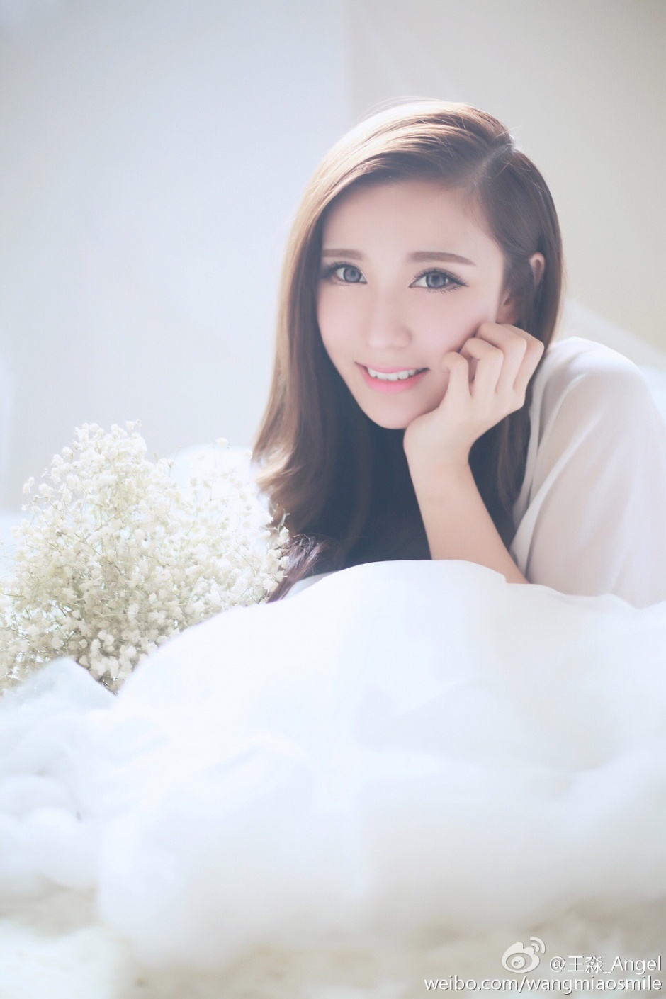 清纯白净美女王淼气质爆棚迷人写真图片