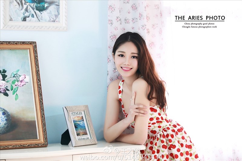 90后小清新美女王太琼微博私拍美图