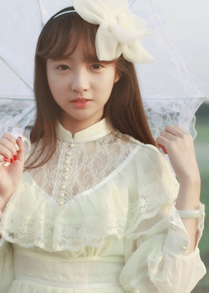 清纯美女校花小清新迷人户外写真集