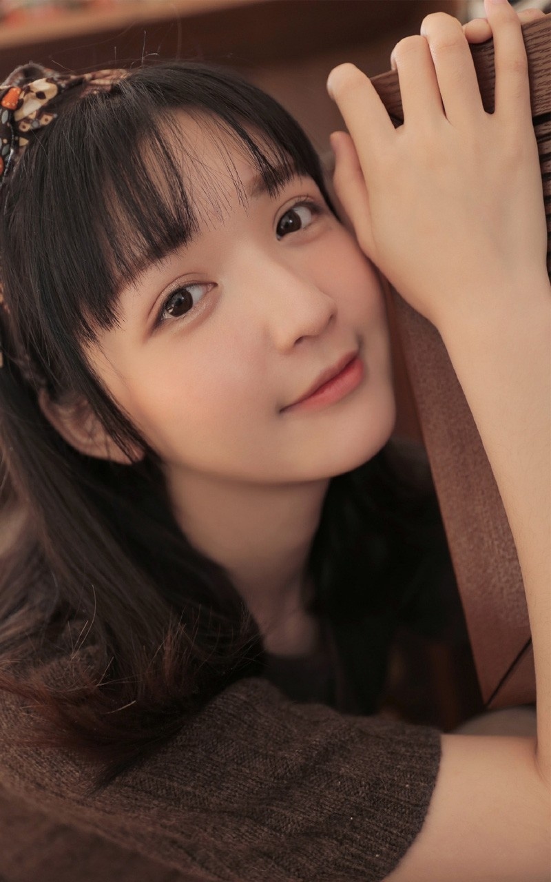 大眼萌妹萝莉少女性感丝袜美腿私房人体艺术写真