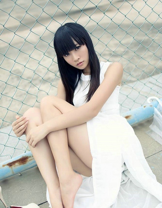 性感美女白色长裙香嫩玉背唯美养眼私房写真