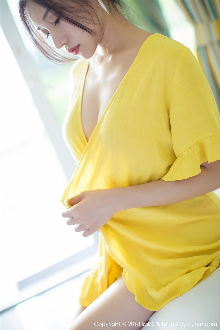 嫩白美腿小姐姐小狐狸Sica迷人美乳火辣私房写真图片