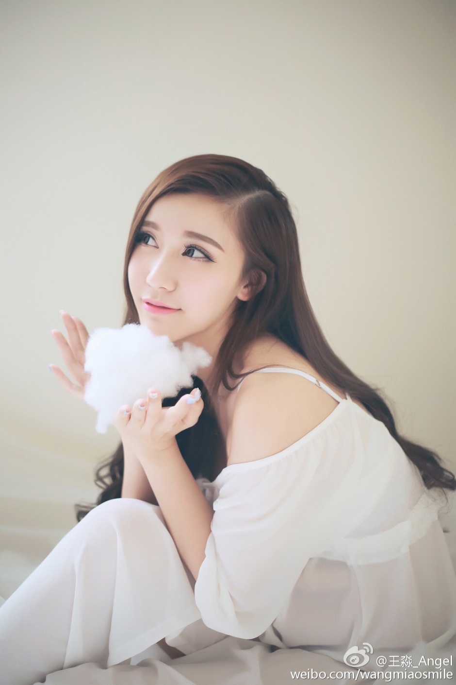 清纯白净美女王淼气质爆棚迷人写真图片