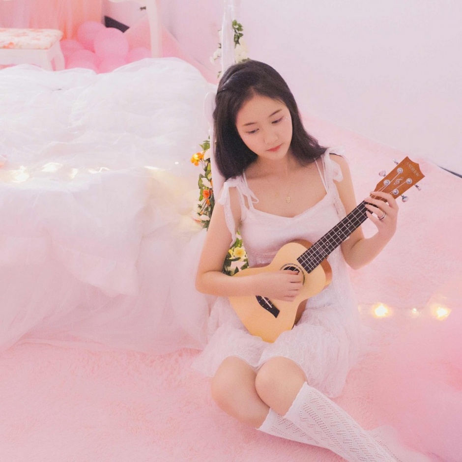 青春可爱粉嫩美少女私房童话梦写真图片