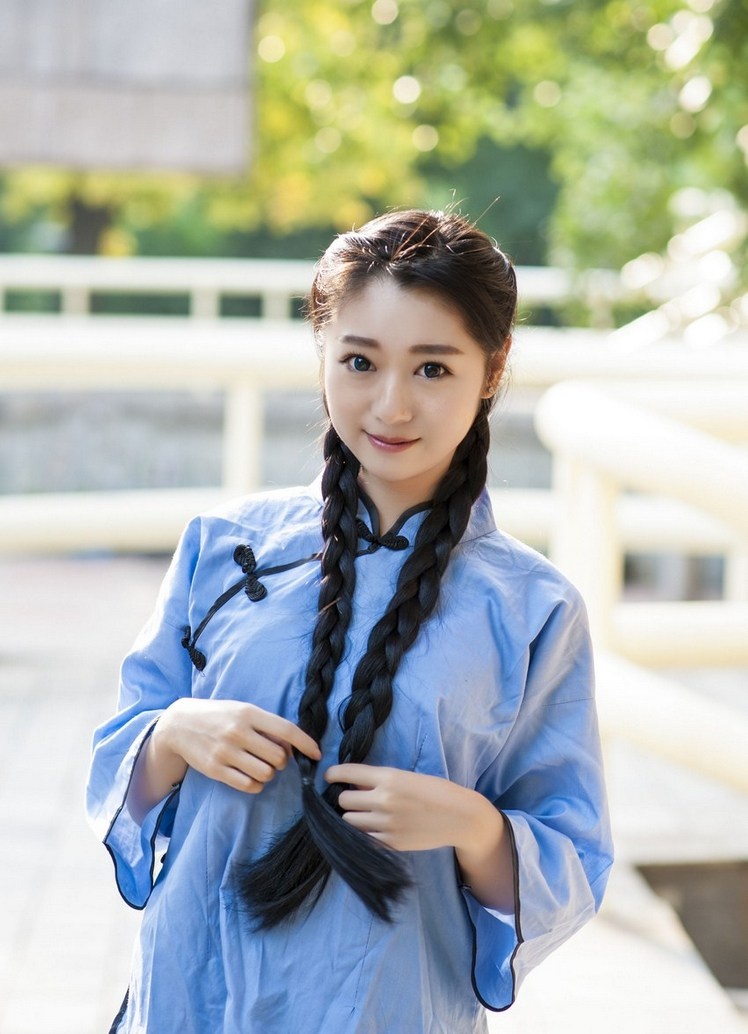 清纯民国装扮美少女校园清新养眼写真图片