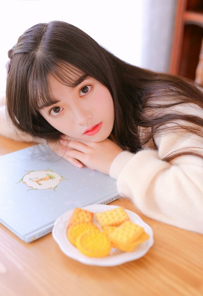 大眼清纯萌妹子可爱唯美心动养眼写真图片