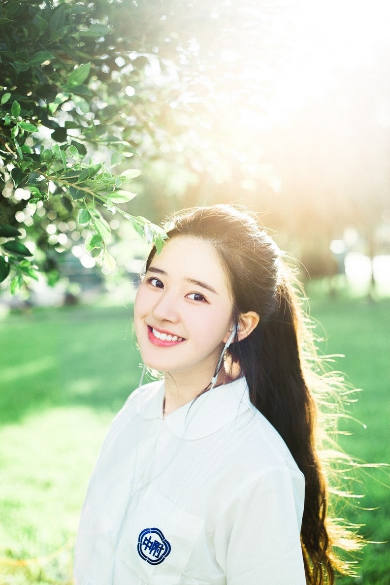 超漂亮清纯的美女校花唯美迷人照