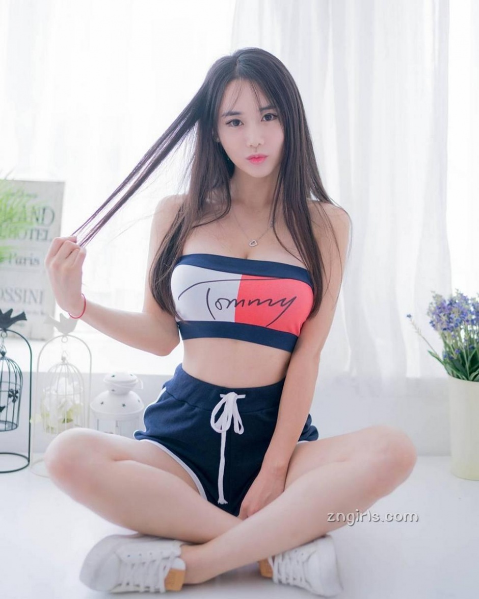 中国人体美女张筱雨蜂腰美乳百变性感写真图片