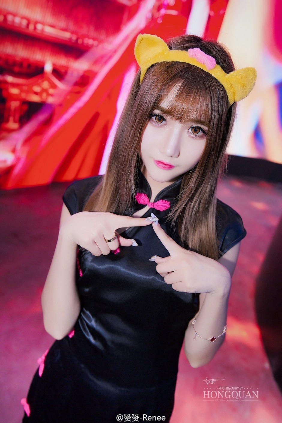 大眼睛美女赞赞Renee自拍图片合辑