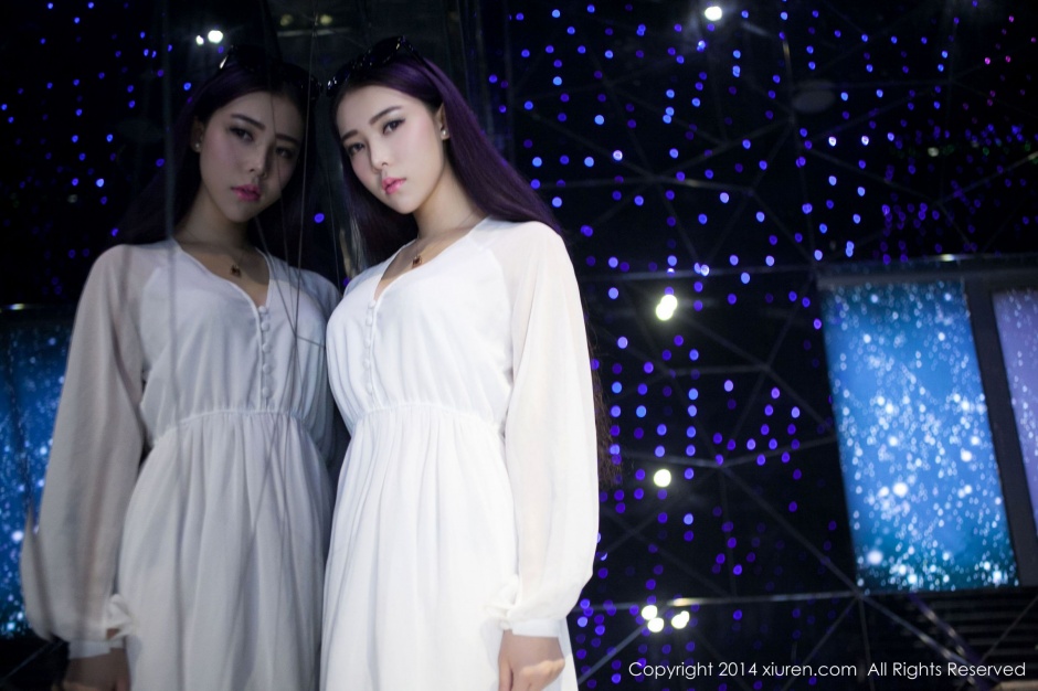 性感美女梦娜Vanessa爆乳迷人私密生活写真图片