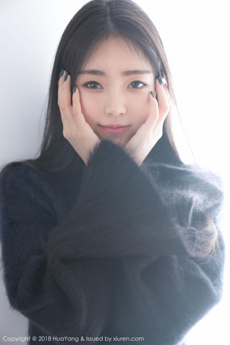 网红瓜子脸美女可乐Vicky诱人私房照