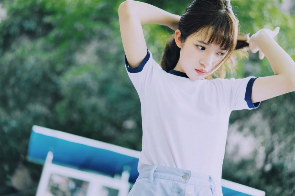 90后清纯妹子校园运动唯美写真