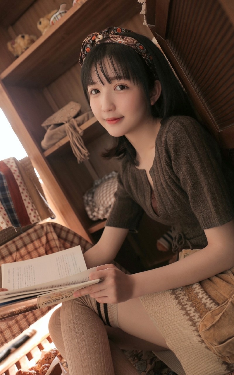 大眼萌妹萝莉少女性感丝袜美腿私房人体艺术写真