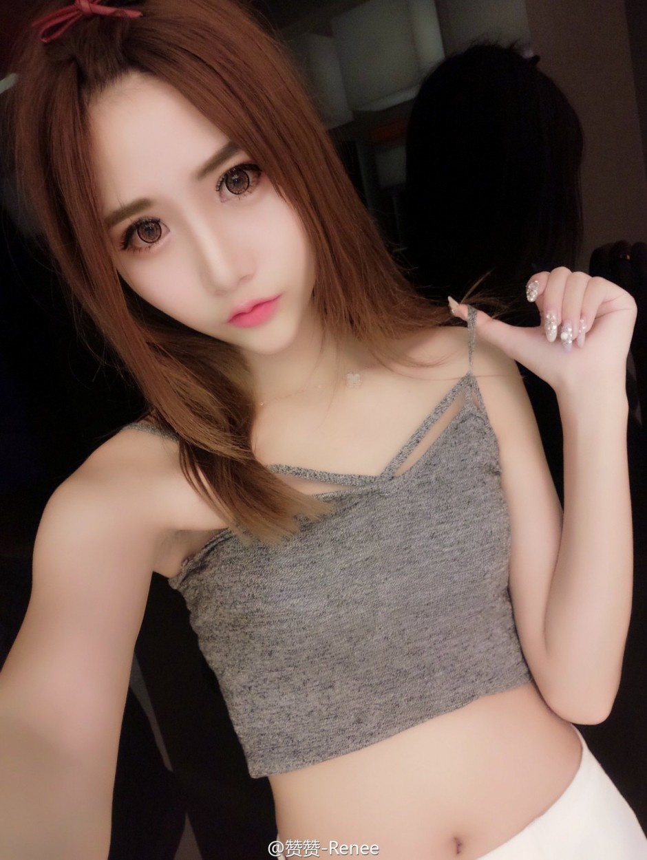 大眼睛美女赞赞Renee自拍图片合辑