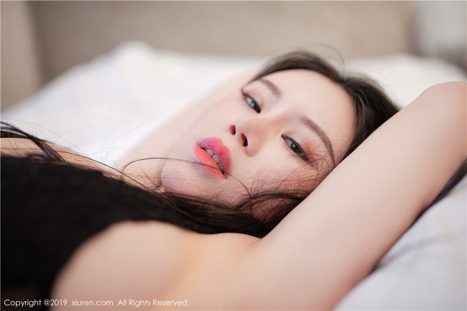 秀人网 巨乳透视装美女戴渃欣性感丁字裤人体摄影勾引写真图片