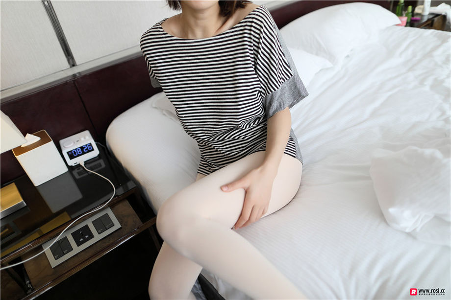 ROSI写真 大波美少女人体私拍写真图片