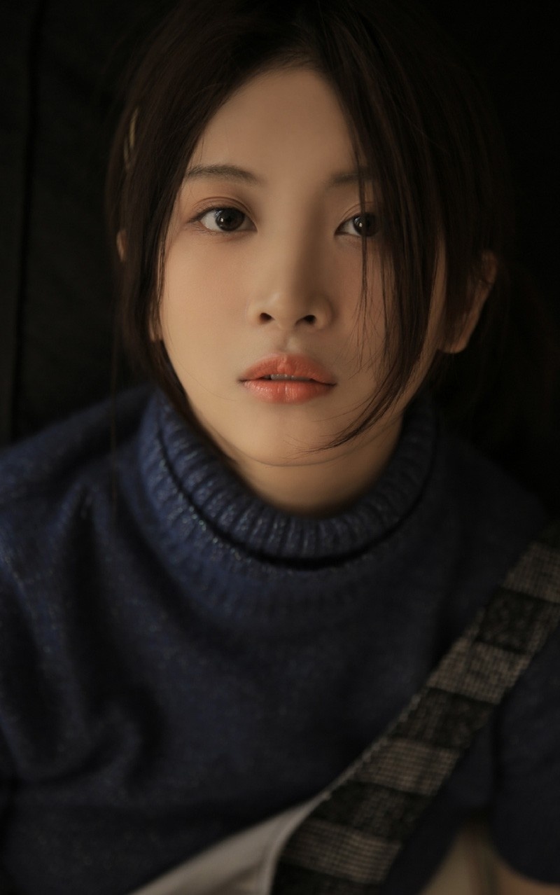 高颜值美女白皙光滑肌肤私房唯美写真图片