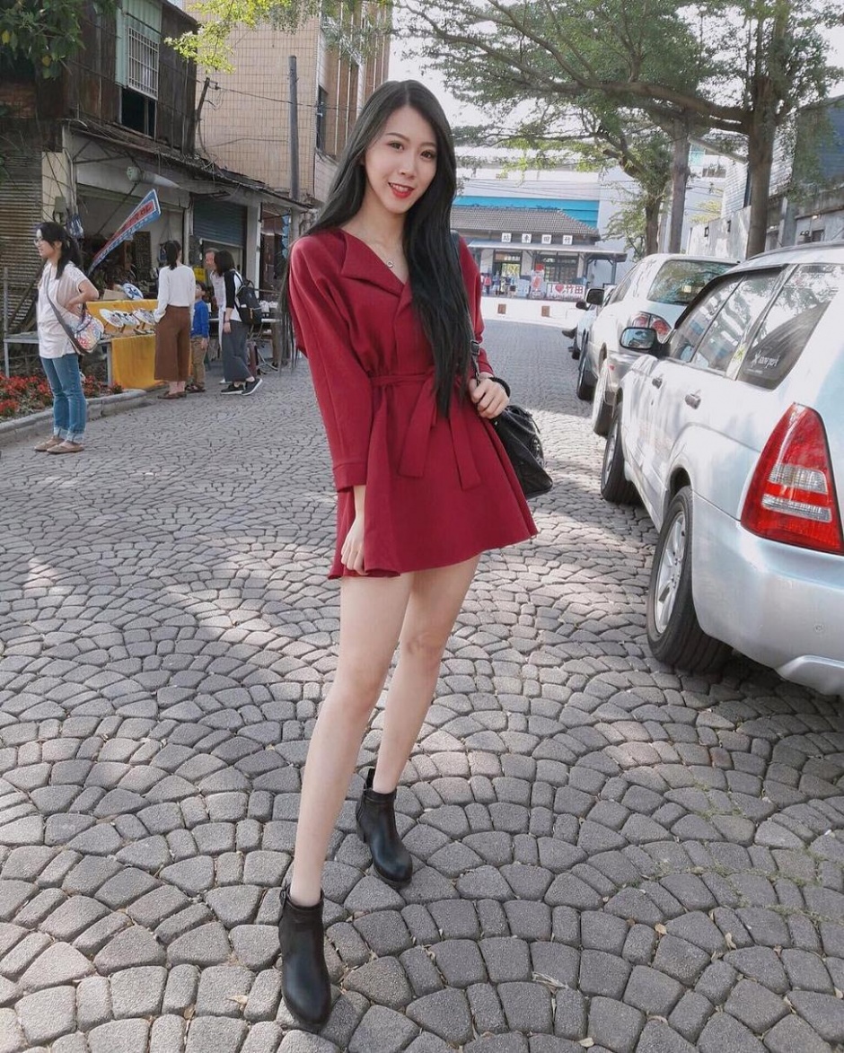 台湾大胸美女刘雨芩靓丽性感自拍写真图片