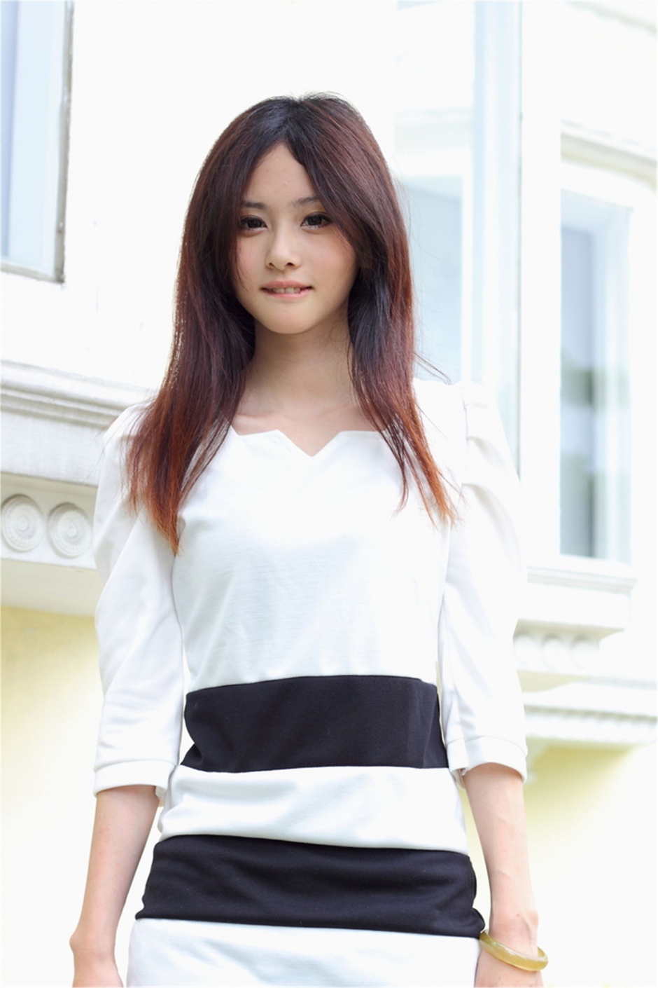 台湾小正妹梅杜莎纤细骨感身材街拍知性写真