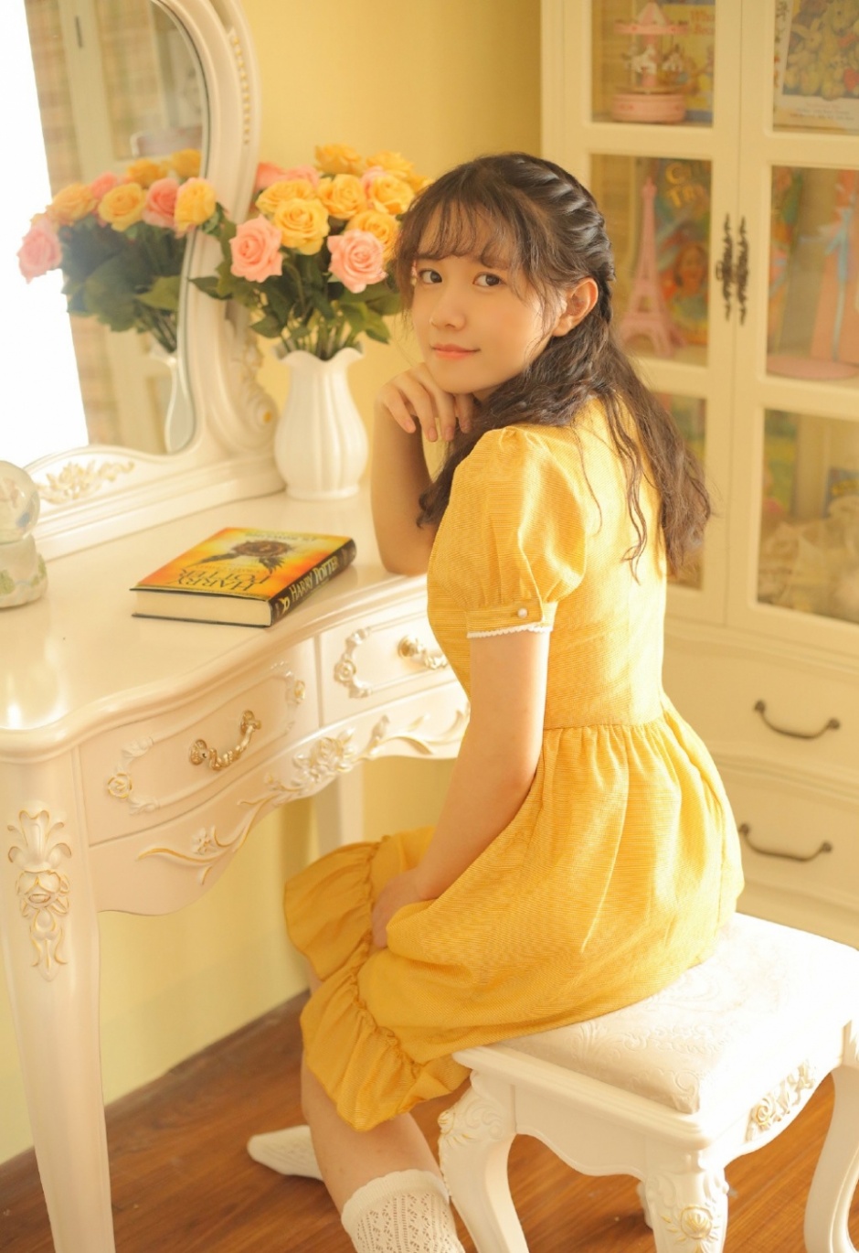 清新国模少女惬意午后治愈系个人艺术写真图片