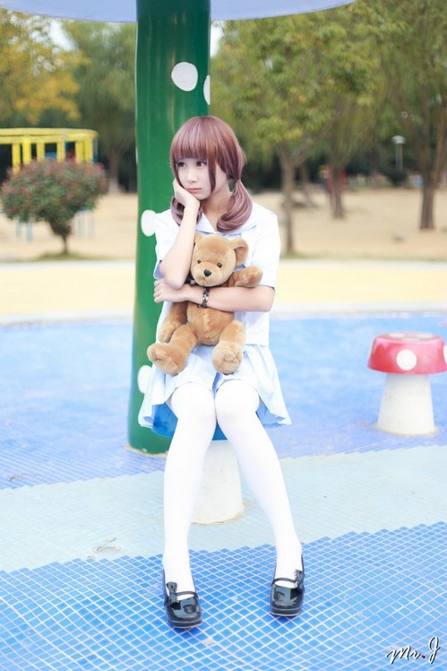 00后小萝莉Loli白袜迷你裙游乐园清纯写真图片