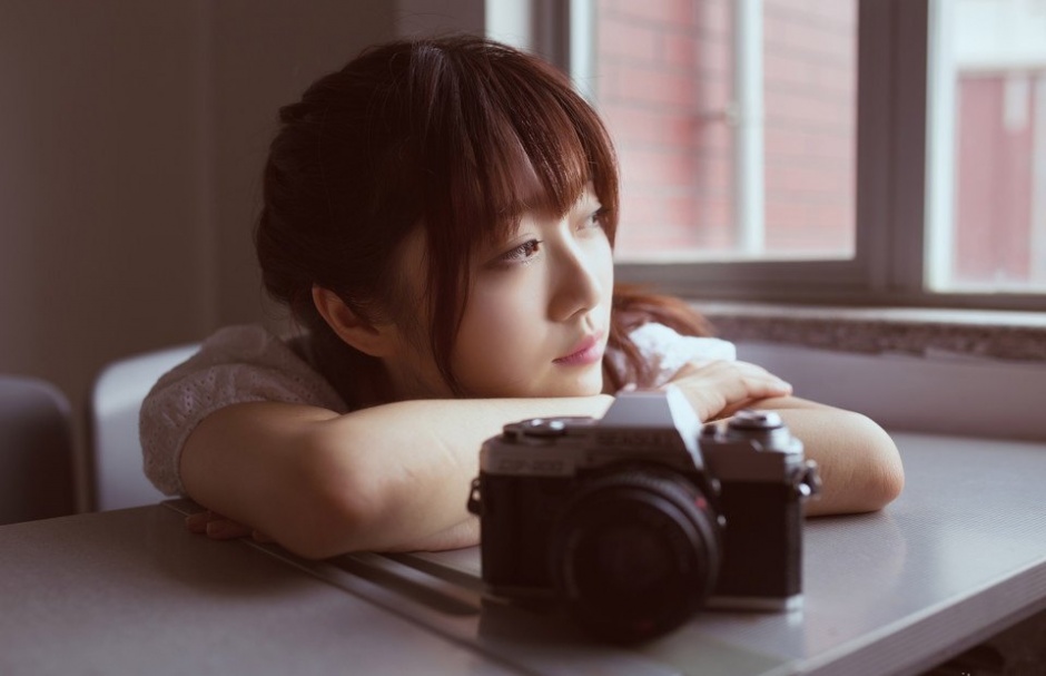 校园清纯学生妹呆萌养眼写真图片