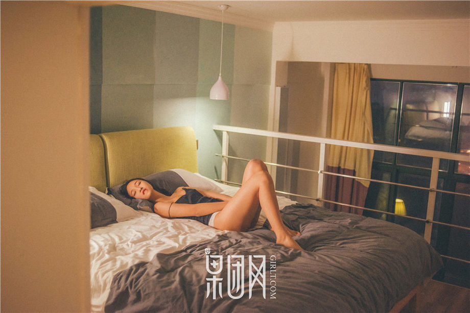 Girlt果团人像摄影写真 性感撩人主播肉肉妩媚个人大胆写真图片