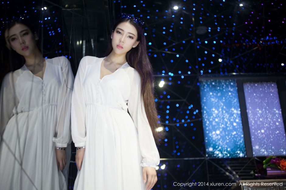 性感美女梦娜Vanessa爆乳迷人私密生活写真图片