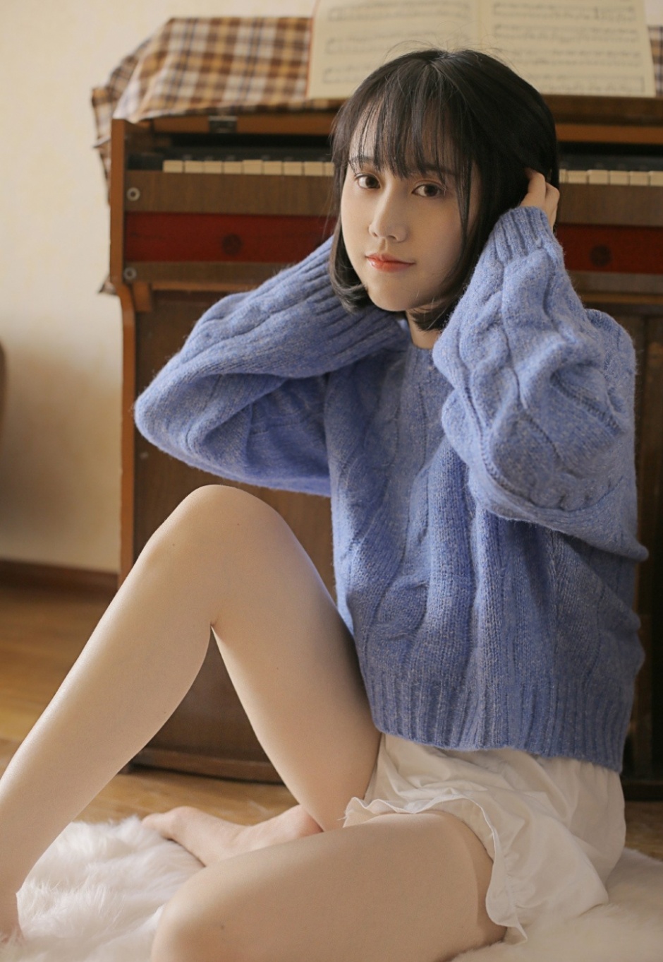 白嫩水灵少女美腿裸足日式泳衣性感写真