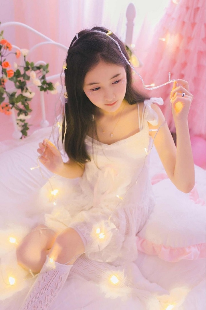 青春可爱粉嫩美少女私房童话梦写真图片