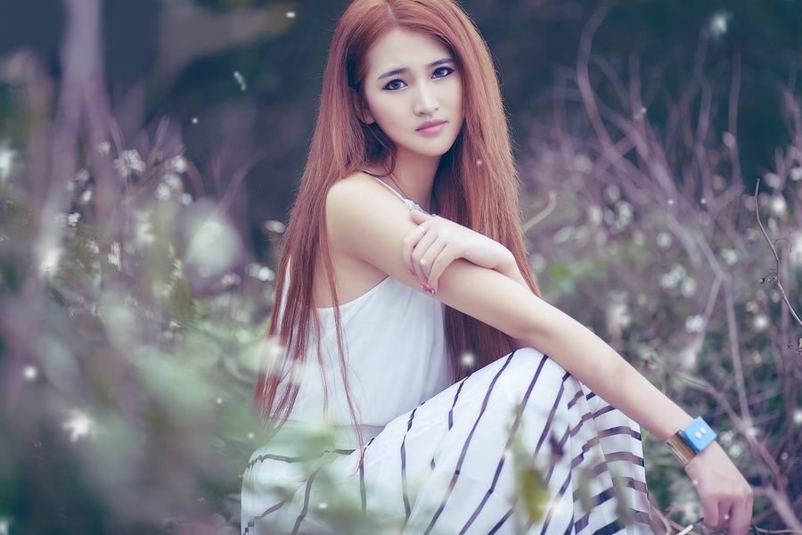 清纯美女野外长裙纯白写真照