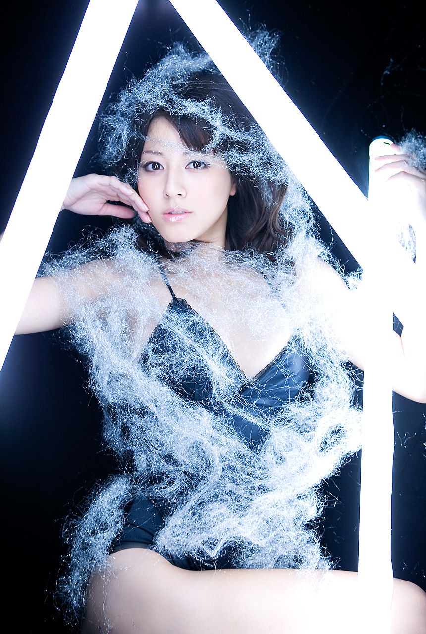 靓丽动人杉本有美性感诱人艺术照