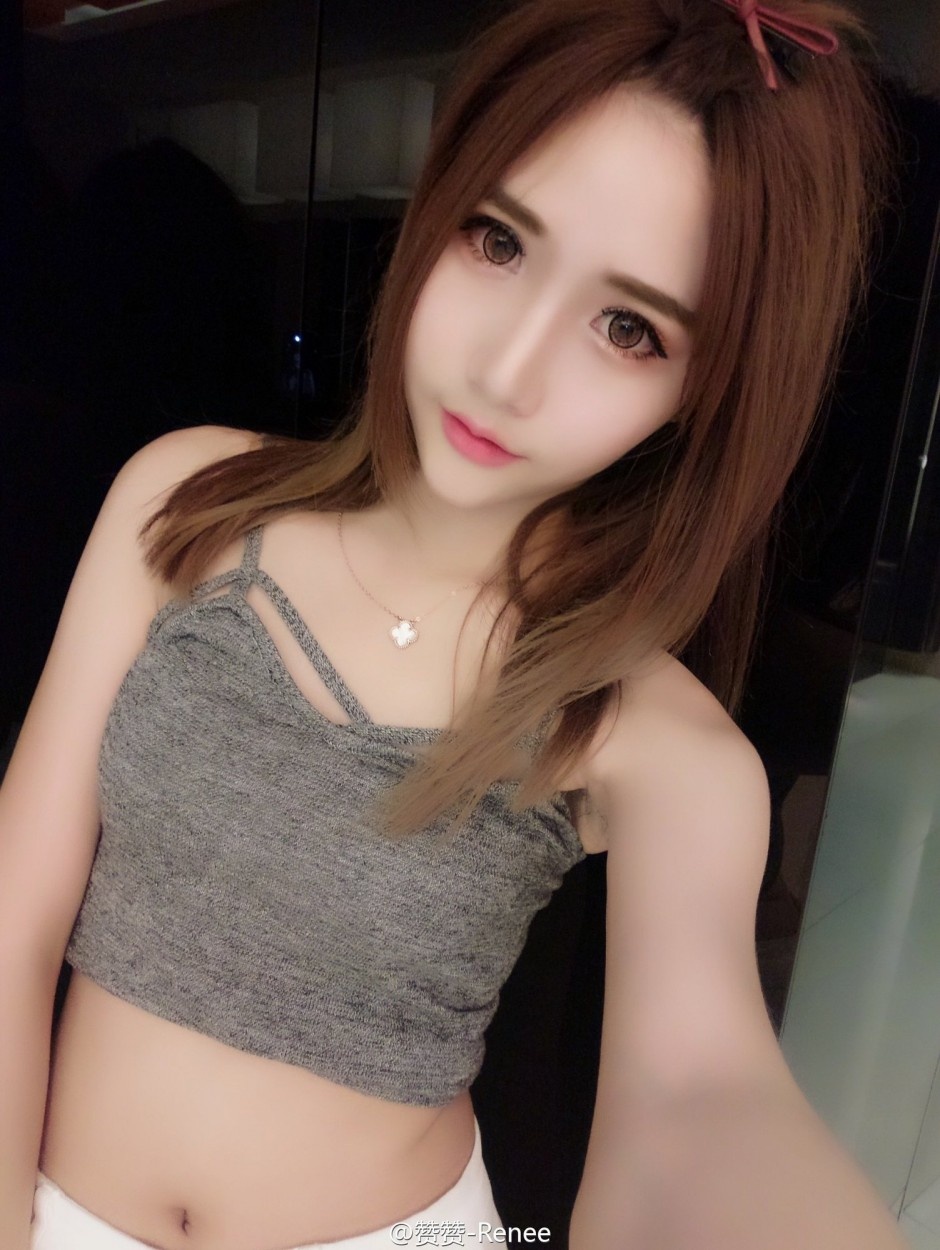 大眼睛美女赞赞Renee自拍图片合辑