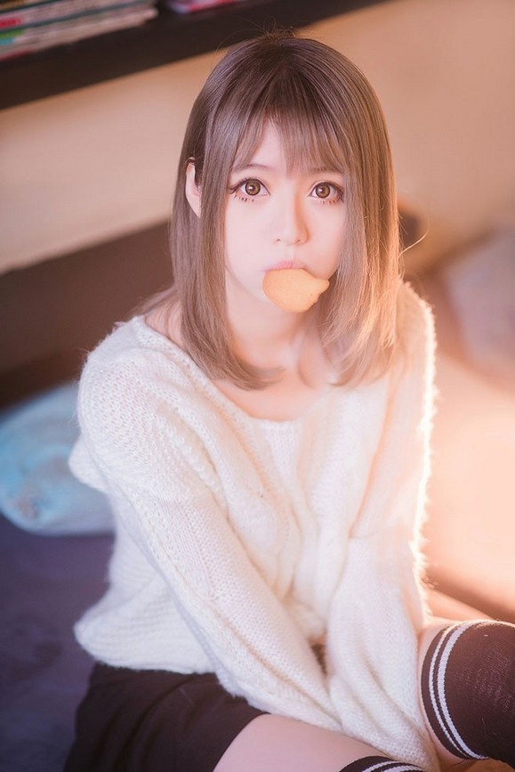 精选天姿国色气质美女深沟酥胸长腿养眼图片