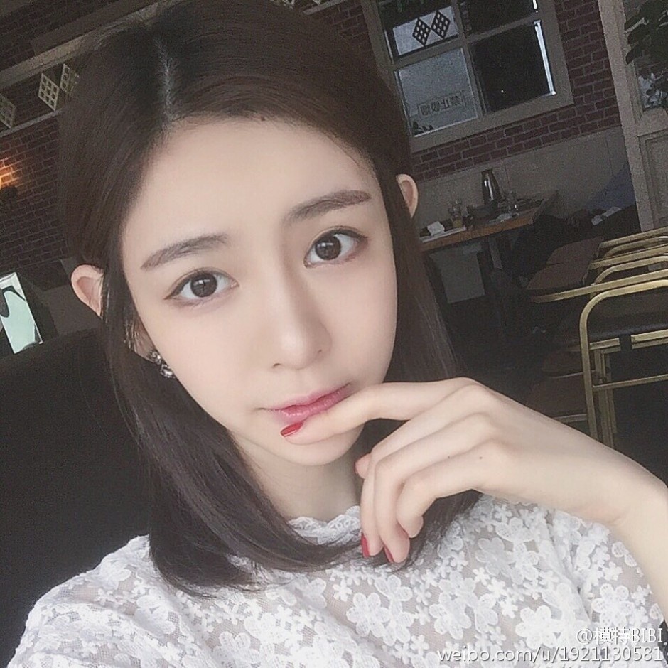 90后嫩模黃慧BIBI性感吊带美拍图片