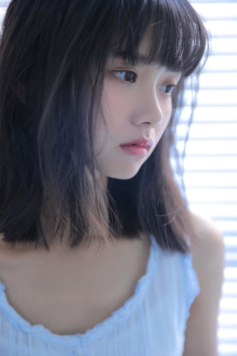 童颜少女浴室唯美养眼氧气稚嫩空灵写真图片