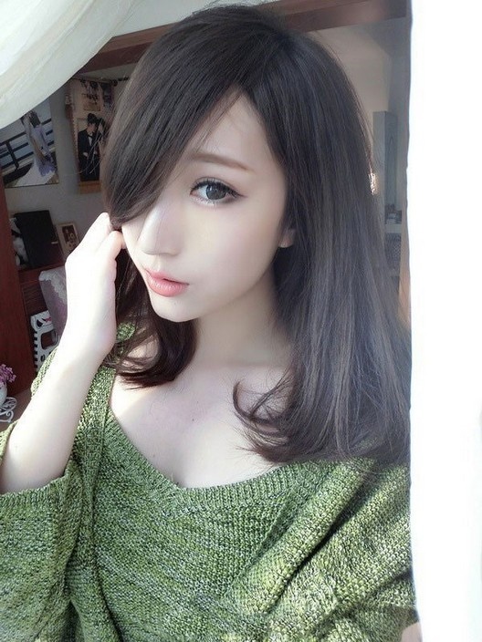 漂亮清纯长发美女精致五官性感诱人自拍图片大全