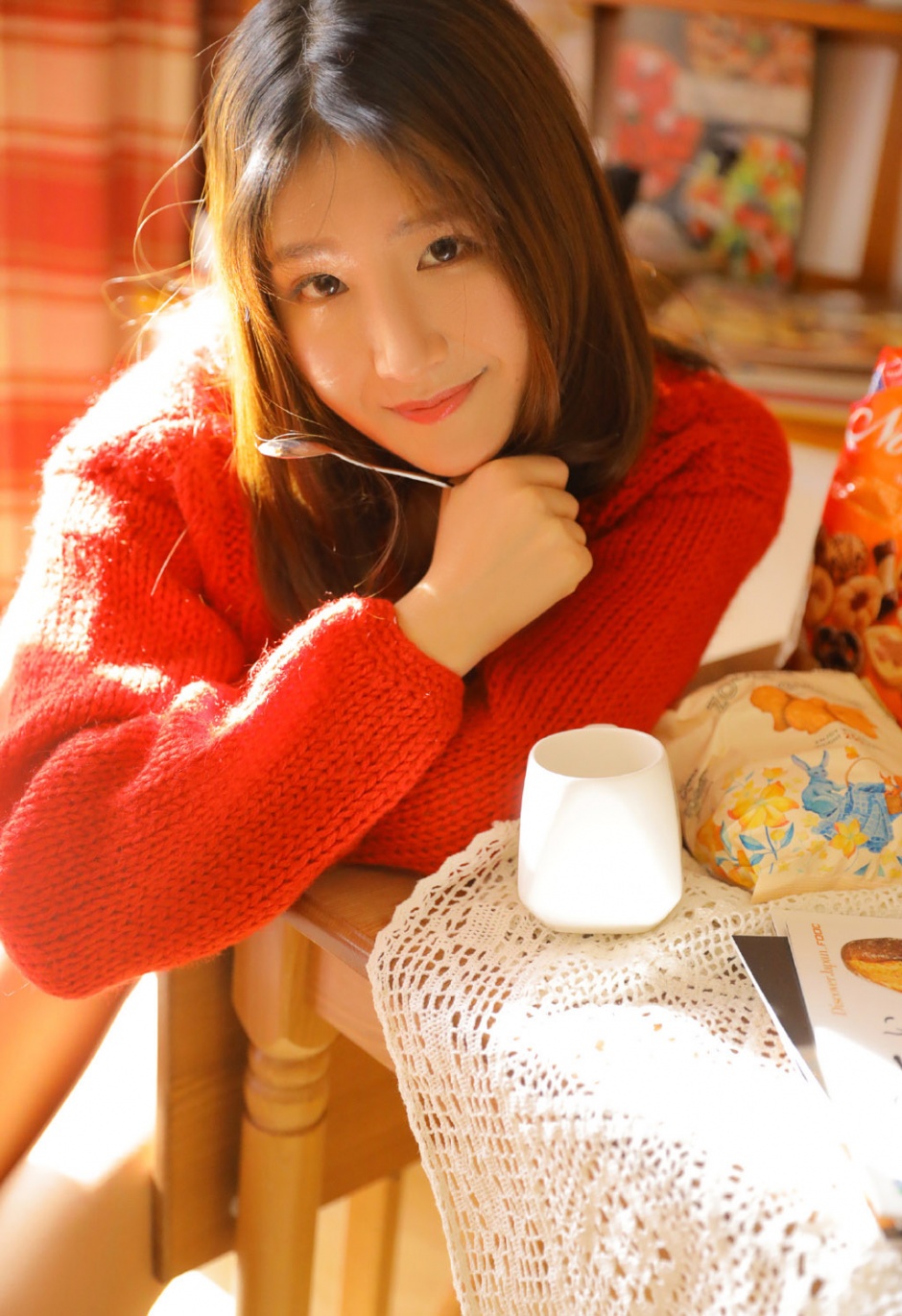 清纯邻家女孩修长筷子腿露齿甜笑图片