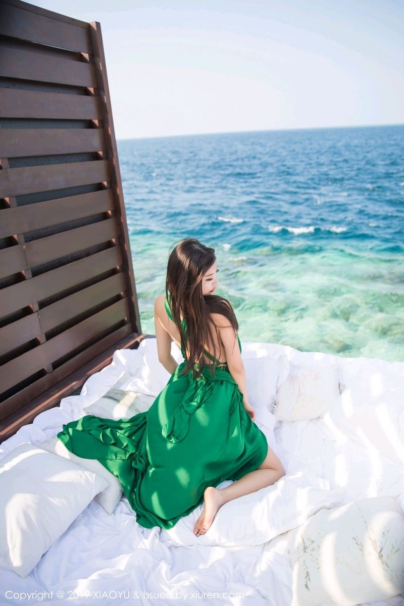 性感美女模特杨晨晨泳池比基尼诱惑大尺度写真集