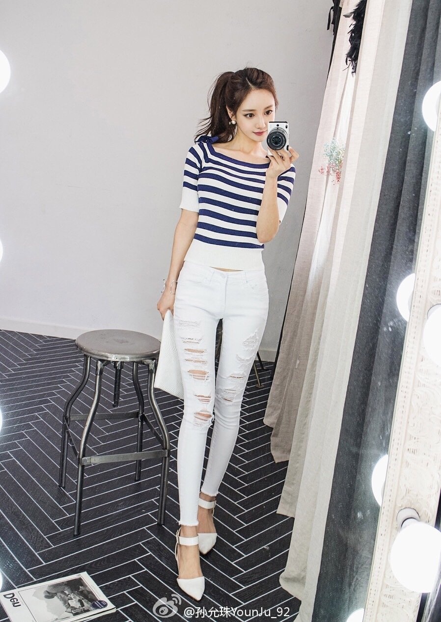 韩国长腿美女孙允珠气质非凡穿搭潮流时尚写真