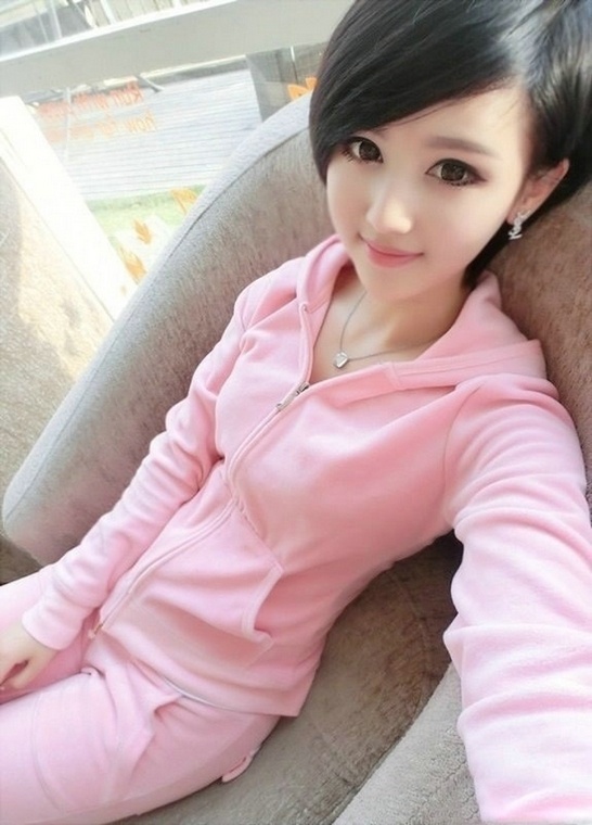 黑长直清纯大眼软萌妹俏皮可爱生活自拍美图