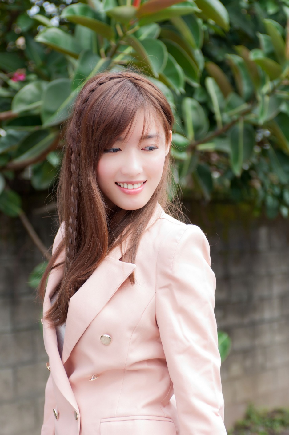 气质美女Kila晶晶/廖挺伶甜笑露齿养眼写真图片