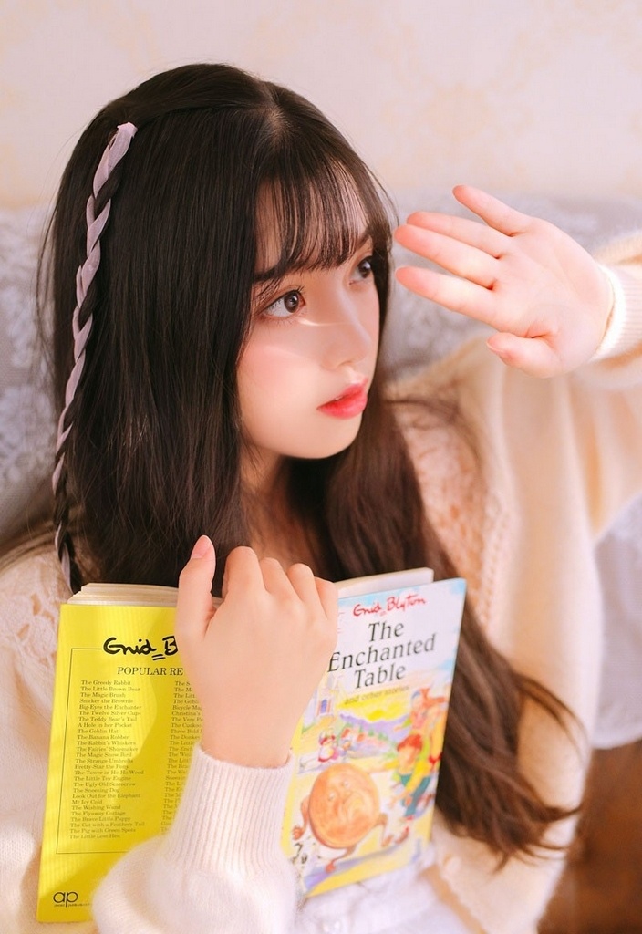 大眼清纯萌妹子可爱唯美心动养眼写真图片