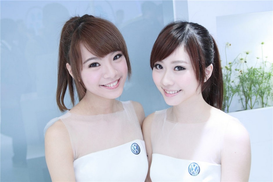 白雪公主张景岚展台清纯可爱写真