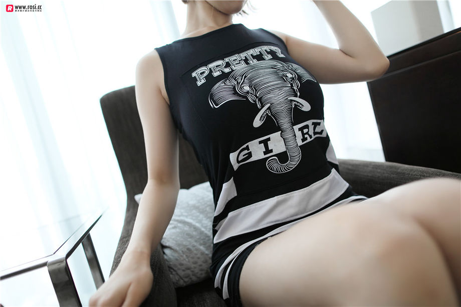 ROSI写真 雪白翘臀美女私拍诱惑写真图片大全