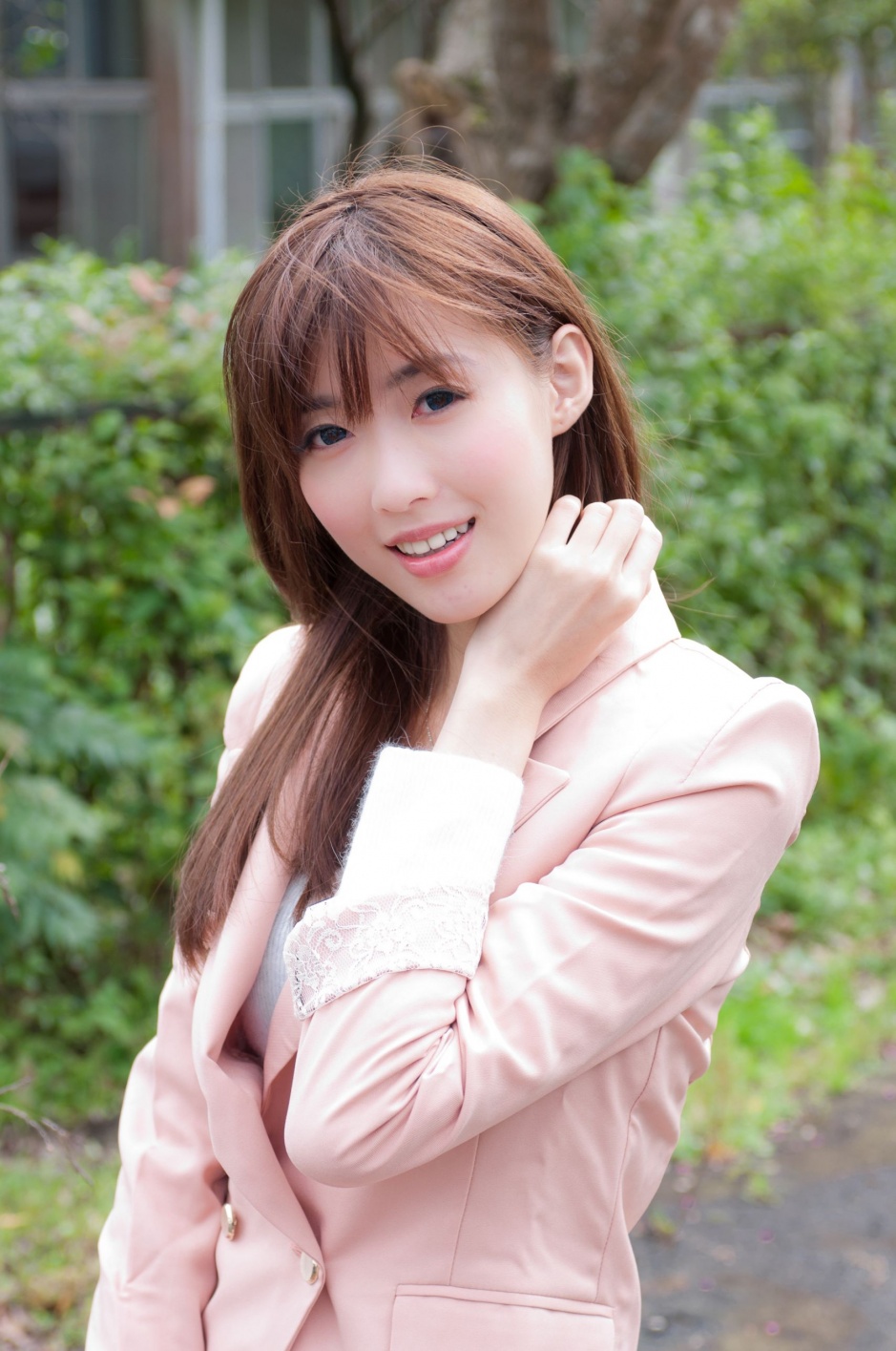 气质美女Kila晶晶/廖挺伶甜笑露齿养眼写真图片