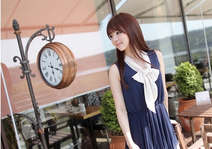 韩国气质美女模特金信英白皙高跟美腿性感写真图片